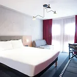 Ibis Styles Centre Gare Hotel 3*