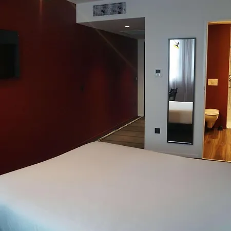 Ibis Styles Centre Gare Hotel 3*