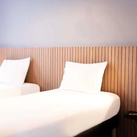 Ibis Styles Centre Gare Otel 3*