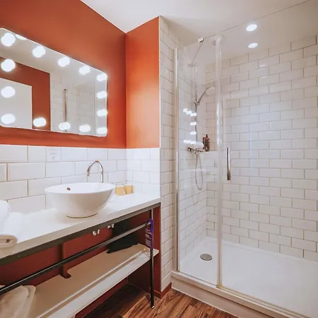 Ibis Styles Centre Gare Λανς