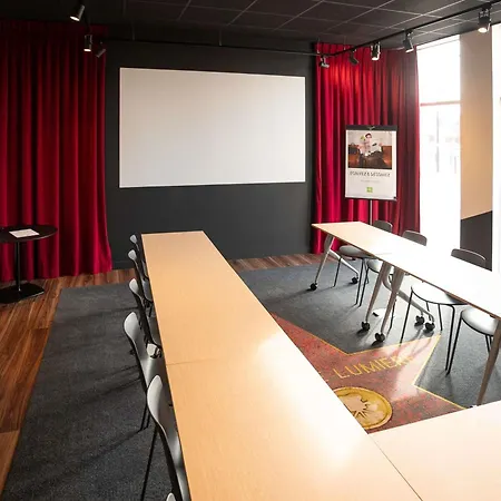 Ibis Styles Centre Gare Hotell 3*